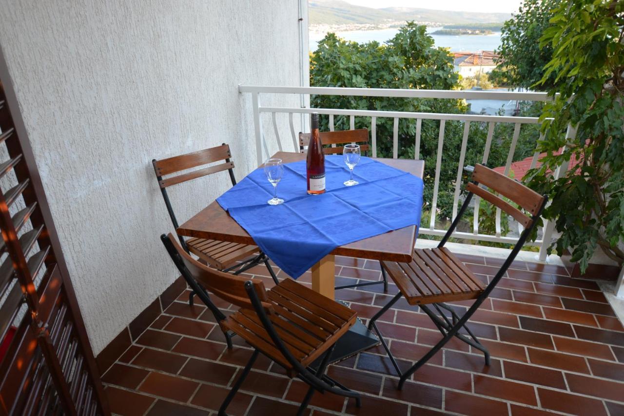 Maja Appartement Kornić Buitenkant foto